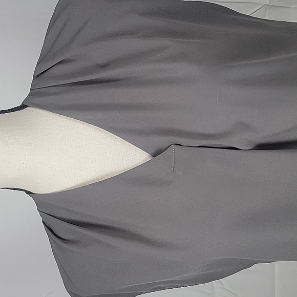 Banana Republic Petite Size S Gray V Neck Blouse, Excellent Used Condition - Picture 2 of 11